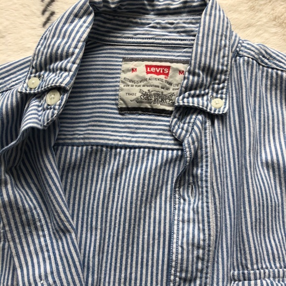 Levi’s button up - Picture 3 of 5